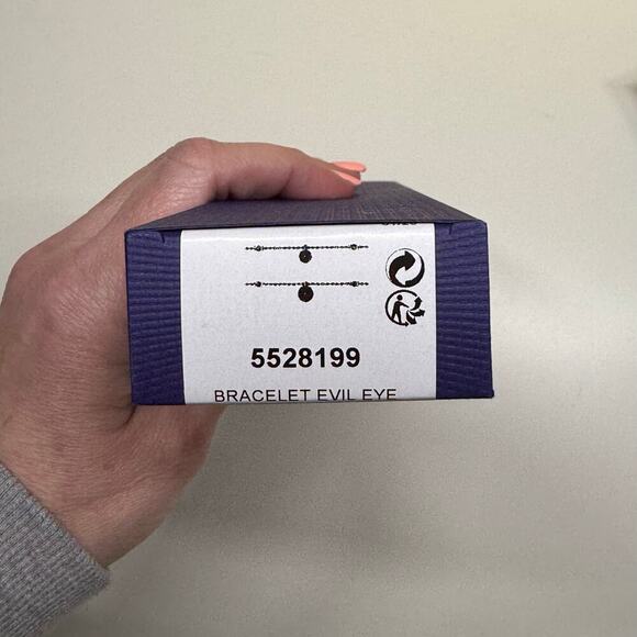 Swarovsky | Bracelet Storage Box w/ Gift Bag | Navy Blue | 8.75 x 2 x 1 in. - Picture 9 of 16